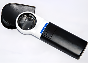 Лупа карманная с подсветкой (5х) - fgospostavki.ru - Обнинск