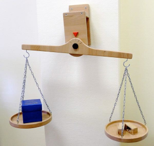 Весы настенные из бука - fgospostavki.ru - Обнинск