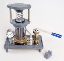 Пресс гидравлический (модель) - fgospostavki.ru - Обнинск