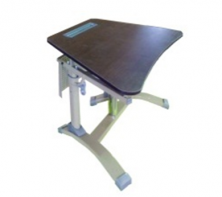 Стол ученический регулируемый трапецевидный с перфорированным экраном на плоскоовальной трубе. (1 элемент) - fgospostavki.ru - Обнинск