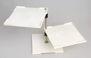 Столик подъемно-поворотный с 2-мя плоскостями - fgospostavki.ru - Обнинск